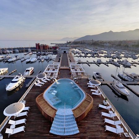 Yacht Club Marina Di Loano Hotel Exterior photo