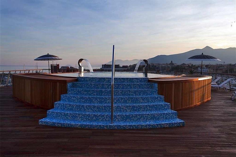 Yacht Club Marina Di Loano Hotel Exterior photo
