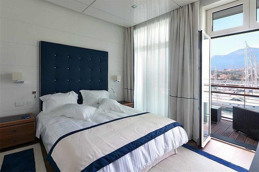 Yacht Club Marina Di Loano Hotel Exterior photo