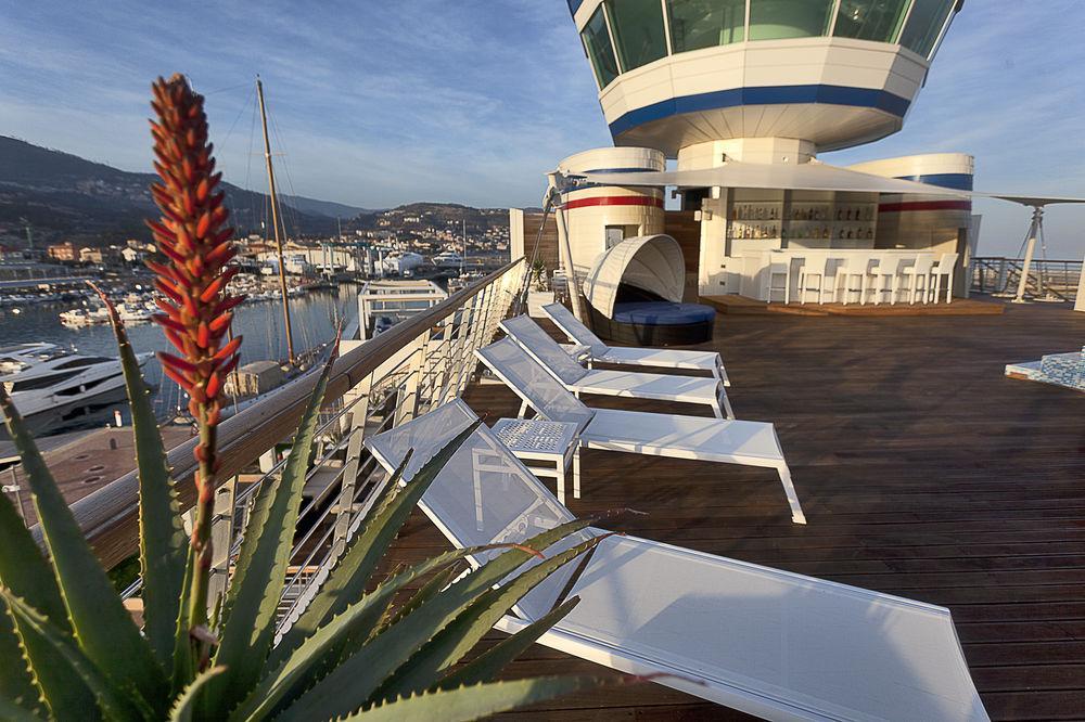 Yacht Club Marina Di Loano Hotel Exterior photo