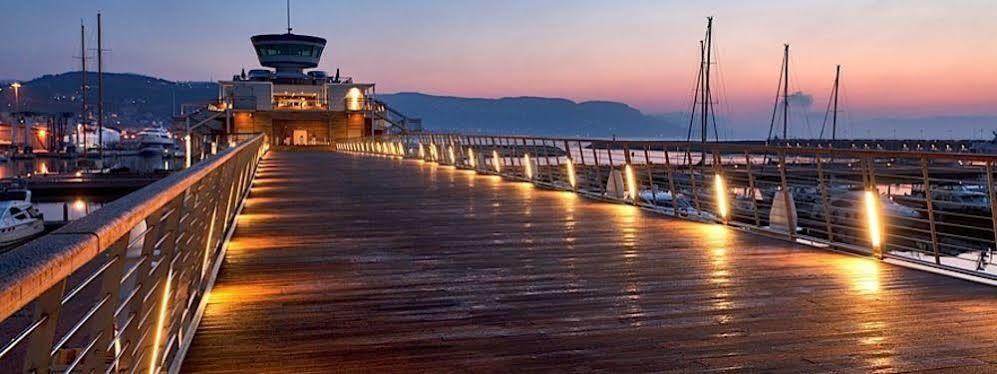 Yacht Club Marina Di Loano Hotel Exterior photo