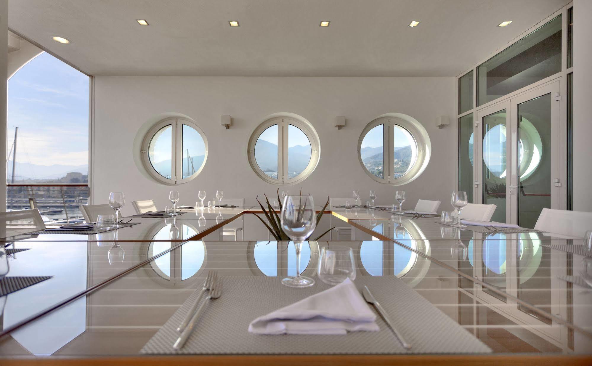 Yacht Club Marina Di Loano Hotel Exterior photo