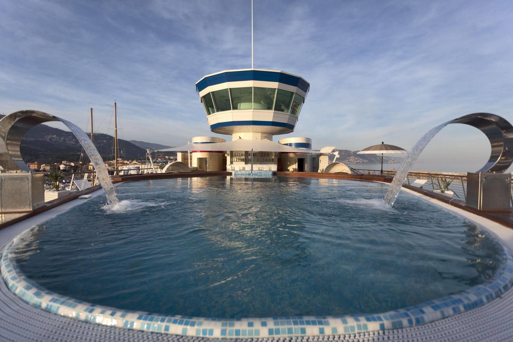 Yacht Club Marina Di Loano Hotel Exterior photo