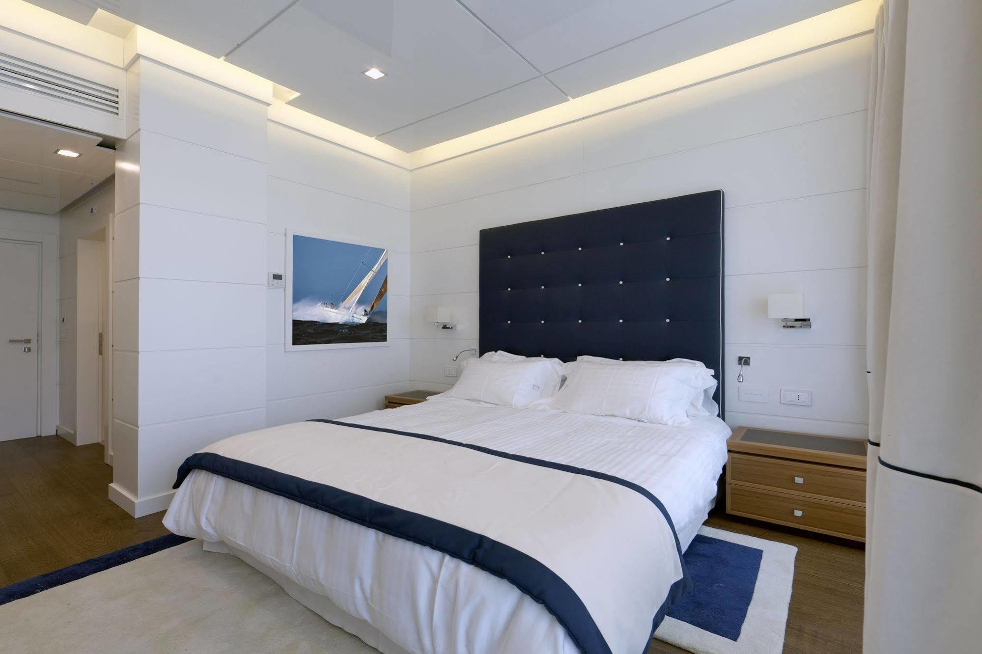 Yacht Club Marina Di Loano Hotel Exterior photo