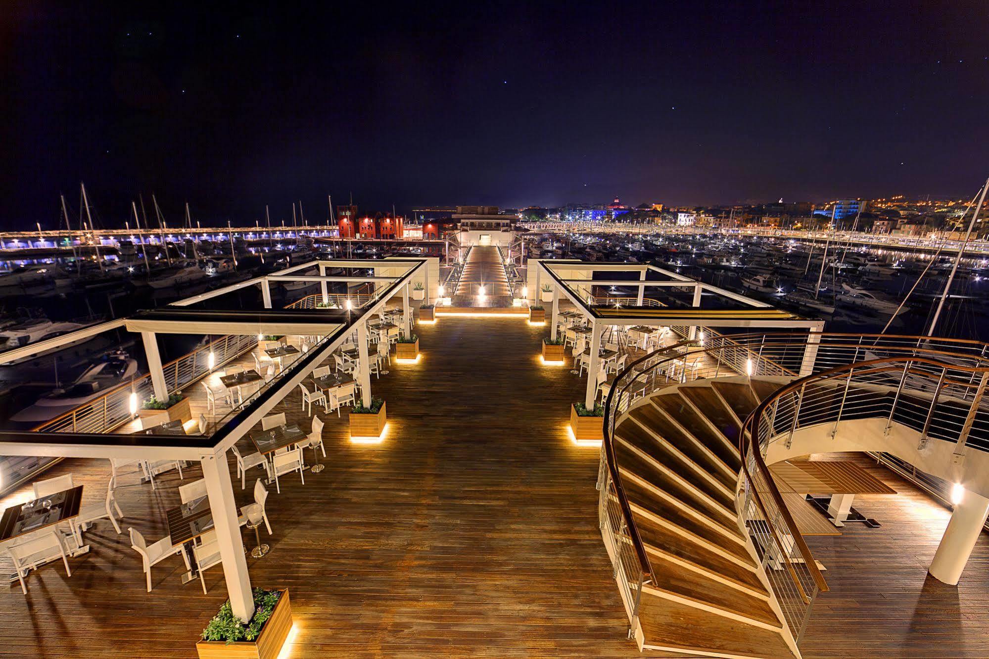 Yacht Club Marina Di Loano Hotel Exterior photo